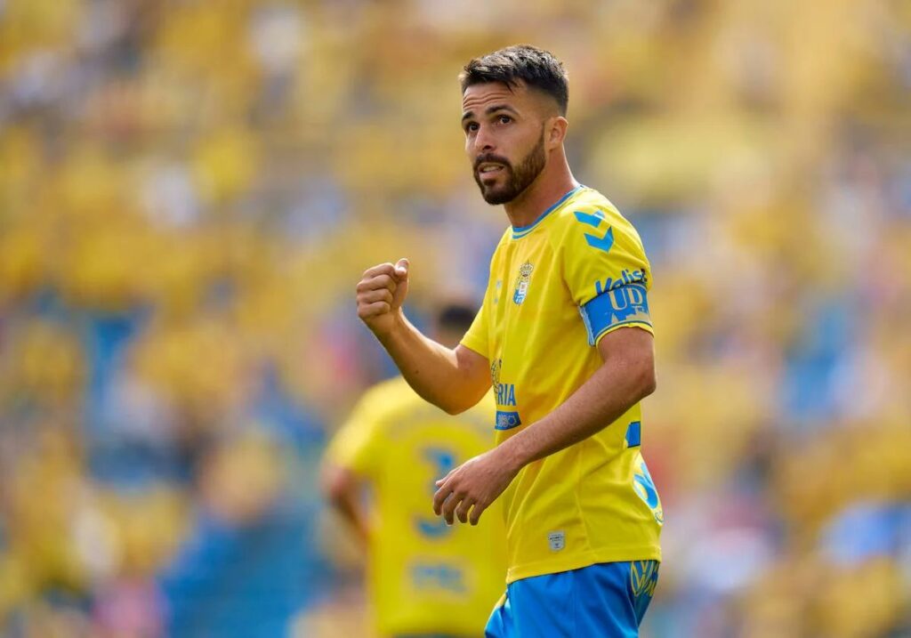 Kirian Rodríguez, capitán de la UD Las Palmas, anuncia en rueda de prensa su retirada temporal del fútbol / UD Las Palmas